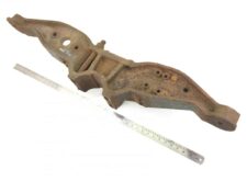 Suport pentru arc pneumatic axa motrică stânga Mercedes A6533280341