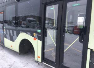 Ușă laterală dublă față pentru autobuz volvo 1 Ușă laterală dublă față pentru autobuz volvo