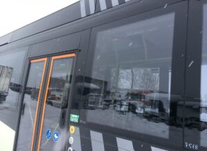 Geam lateral autobuz - dreapta față - volvo 22315129 1 Geam lateral autobuz – dreapta față – volvo 22315129