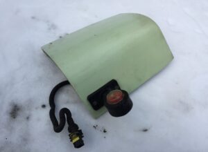 Capac bară spate stânga cu reflectorizant și cablu electric volvo