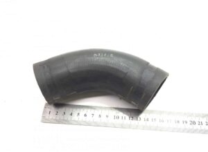 Furtun de lichid de răcire volvo 22129672 - 45° țeavă cauciuc 1 Furtun de lichid de răcire volvo 22129672 – 45° țeavă cauciuc