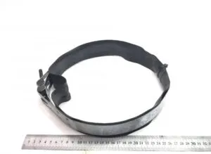 Curea rezervor de aer volvo 3027947 8150111 12 – negru, metalic