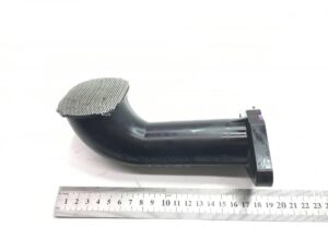 Conductă de aspirare ulei volvo cu sită - 22069117 1 Conductă de aspirare ulei volvo cu sită – 22069117