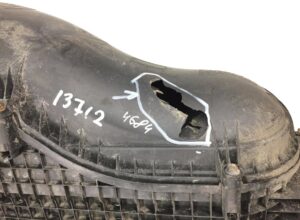 Carcasa filtru de aer mercedes - defectă (a0190942602 / a0190940402) 1 Carcasa filtru de aer mercedes – defectă (a0190942602 / a0190940402)