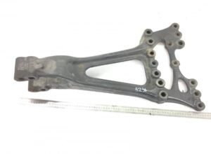 Suport bară stabilizare dreapta sus axa motrică – mercedes a9603257814