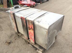 Rezervor de combustibil pentru camion man - second hand 1 Rezervor de combustibil pentru camion man – second hand