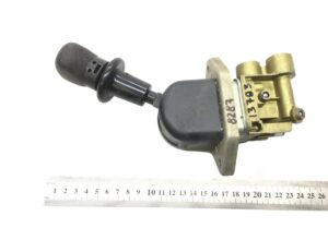Supapă frână de mână man – coduri multiple: 81523156156, 81523156156, 81523156208, 81523159156, 81523156162, 81523156171, 81523159162