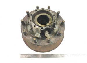 Butuc roată cu disc de frână pentru axa motrice dreapta man 8135701-0155
