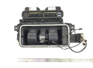 Set de radiatoare pentru încălzire/răcire cabină cu carcasă man 8fh351000381 1 Set de radiatoare pentru încălzire/răcire cabină cu carcasă man 8fh351000381