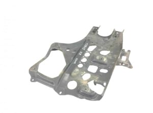 Suport apărător noroi axă față/spate stânga mercedes a9615200251 1 Suport apărător noroi axă față/spate stânga mercedes a9615200251