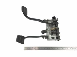 Pachet pedale ambreiaj și frână cu panou pentru scania (coduri: 1428690, 1428665, 1726423, 1428667, 1483865, 2388629, 1435680, 1731241, 1548492)