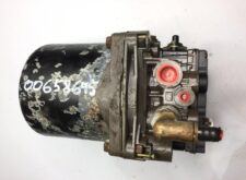 Uscător de aer Volvo 00658645-3194898-9957312-12
