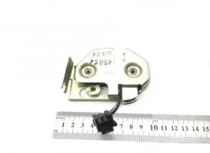 Incuietoare capac compartiment de depozitare cabina stanga mercedes a9607520250 9607520250