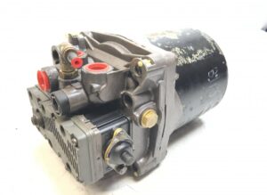 Uscător de aer volvo – coduri compatibile: 70313308, 85000864, 3194899, 9517283, 9957313