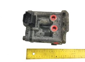 Bloc supapă frână de evacuare scania - coduri 1856311, 2021086, 1744084, 1544768 1 Bloc supapă frână de evacuare scania – coduri 1856311, 2021086, 1744084, 1544768