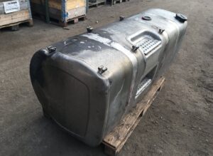 Rezervor de combustibil metalic pentru camioane volvo 1 Rezervor de combustibil metalic pentru camioane volvo
