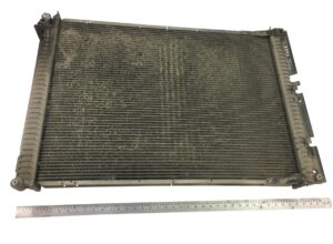 Radiator auto cu dimensiuni mari pentru camioane și vehicule comerciale 1 Radiator auto cu dimensiuni mari pentru camioane și vehicule comerciale