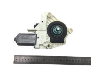 Motor regulator geam dreapta volvo 82907373 925473102-101 1 Motor regulator geam dreapta volvo 82907373 925473102-101