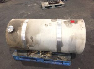 Rezervor de combustibil volvo, coduri 20375377 și 8156648 1 Rezervor de combustibil volvo, coduri 20375377 și 8156648