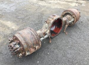 Traversă axă motor volvo 3152183 / 1048384 (uzată) 1 Traversă axă motor volvo 3152183 / 1048384 (uzată)
