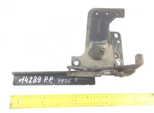 Balamă inferioară deflector grilă dreapta scania 14289 p. P. 7976 1 Balamă inferioară deflector grilă dreapta scania 14289 p. P. 7976