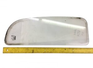 Fereastră laterală stângă scania 1446108 cu dimensiuni aproximative de 42 cm x 19 cm
