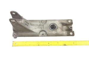 Suport arc pneumatic cabină spate dreapta renault 7482050115 5010552371 1 Suport arc pneumatic cabină spate dreapta renault 7482050115 5010552371