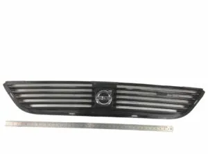 Grilă radiator volvo cu emblemă centrală
