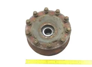 Butuc roată față dreapta cu disc de frână pentru daf