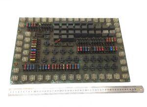 Placă de circuite cu siguranțe pentru scania - model 69320/45171614/48226122 1 Placă de circuite cu siguranțe pentru scania – model 69320/45171614/48226122