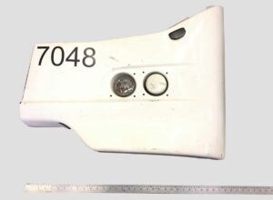 Capac bară față stânga volvo 21363700 22471340 21552218 21464473 - alb 1 Capac bară față stânga volvo 21363700 22471340 21552218 21464473 – alb