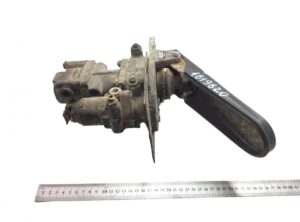 Supapă principală de frână cu pedala volvo 1619820 1 Supapă principală de frână cu pedala volvo 1619820