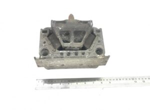 Izolator de vibrații motor față stânga mercedes a9602417713 / a9602417213