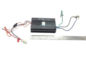 Convertor de tensiune 24v la 12v man 806-2412r