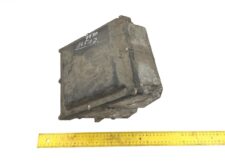 Carcasă metalică pentru echipamente auto cu inscripție și riglă metrică pentru dimensiuni