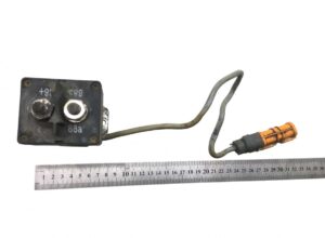 Releu de tensiune man cu conector electric și fir, cod 81259020534 1 Releu de tensiune man cu conector electric și fir, cod 81259020534