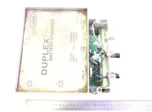 Încărcător de baterii duplex ladaic 4041-2