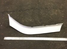 Capac plastic pentru îmbinarea dintre cabină și apărătorul de noroi față dreapta Scania 1324606, 1429394, 1517650