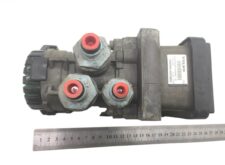 Supapă EBS față stânga axă Volvo 21114974 22225550 7422225564 7421327346