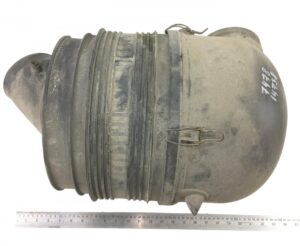Carcasă filtru de aer volvo – 70320445 1 Carcasă filtru de aer volvo – 70320445