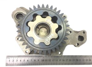 Pompa de ulei de motor man - coduri: 51051035038, 51051040251, 51051040234, 51051040246, 51051040233 1 Pompa de ulei de motor man – coduri: 51051035038, 51051040251, 51051040234, 51051040246, 51051040233