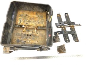 Cutie baterie daf second-hand cu suport și elemente de fixare
