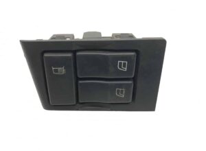 Comutator geamuri electrice dreapta volvo, 3 butoane (încălzire + geamuri) 1 Comutator geamuri electrice dreapta volvo, 3 butoane (încălzire + geamuri)