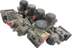 Supapă ebs axa față dreapta volvo – 20828237, 20570906, 21122034, 20428938, 5801290649, 7485003022, 7420828237, 7420428938, 7420570906, 504100409, 7421122034