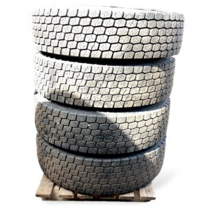 Set 4 anvelope camion volvo 295/80r22. 5 1 Set 4 anvelope camion volvo 295/80r22. 5