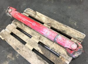 Arbore cardanic volvo - 1068142 - 25818730 - roșu 1 Arbore cardanic volvo – 1068142 – 25818730 – roșu