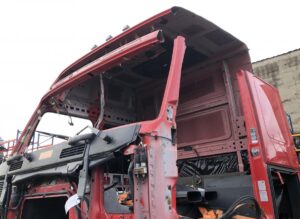 Carcasă cabină volvo (parțial demontată)