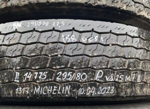 Roată scania 295/80r22. 5 michelin 10. 04. 2023 1 Roată scania 295/80r22. 5 michelin 10. 04. 2023