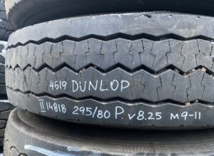 Roată dunlop 295/80 p. V 8. 25 m9-11 1 Roată dunlop 295/80 p. V 8. 25 m9-11