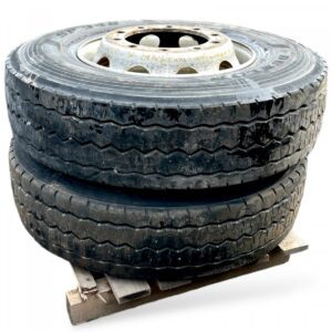 Set 2 roți volvo 295/80r22. 5 225x825 11 1 Set 2 roți volvo 295/80r22. 5 225×825 11
